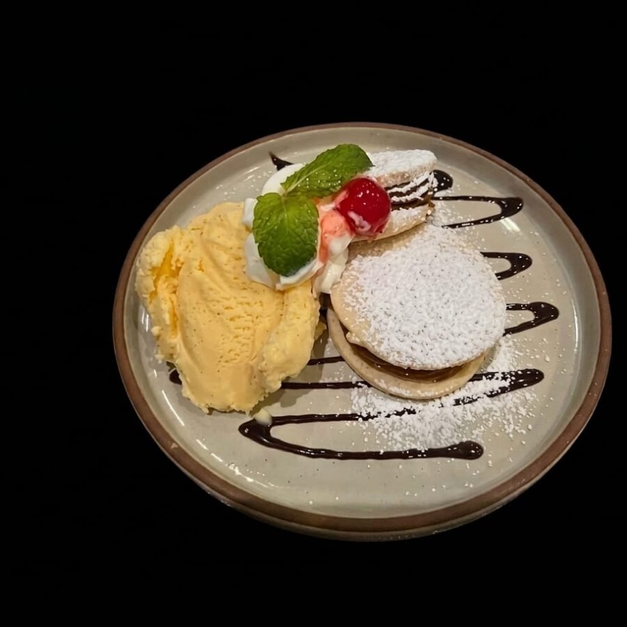 Alfajor Cookie Sandwich & Vanilla Ice Cream
